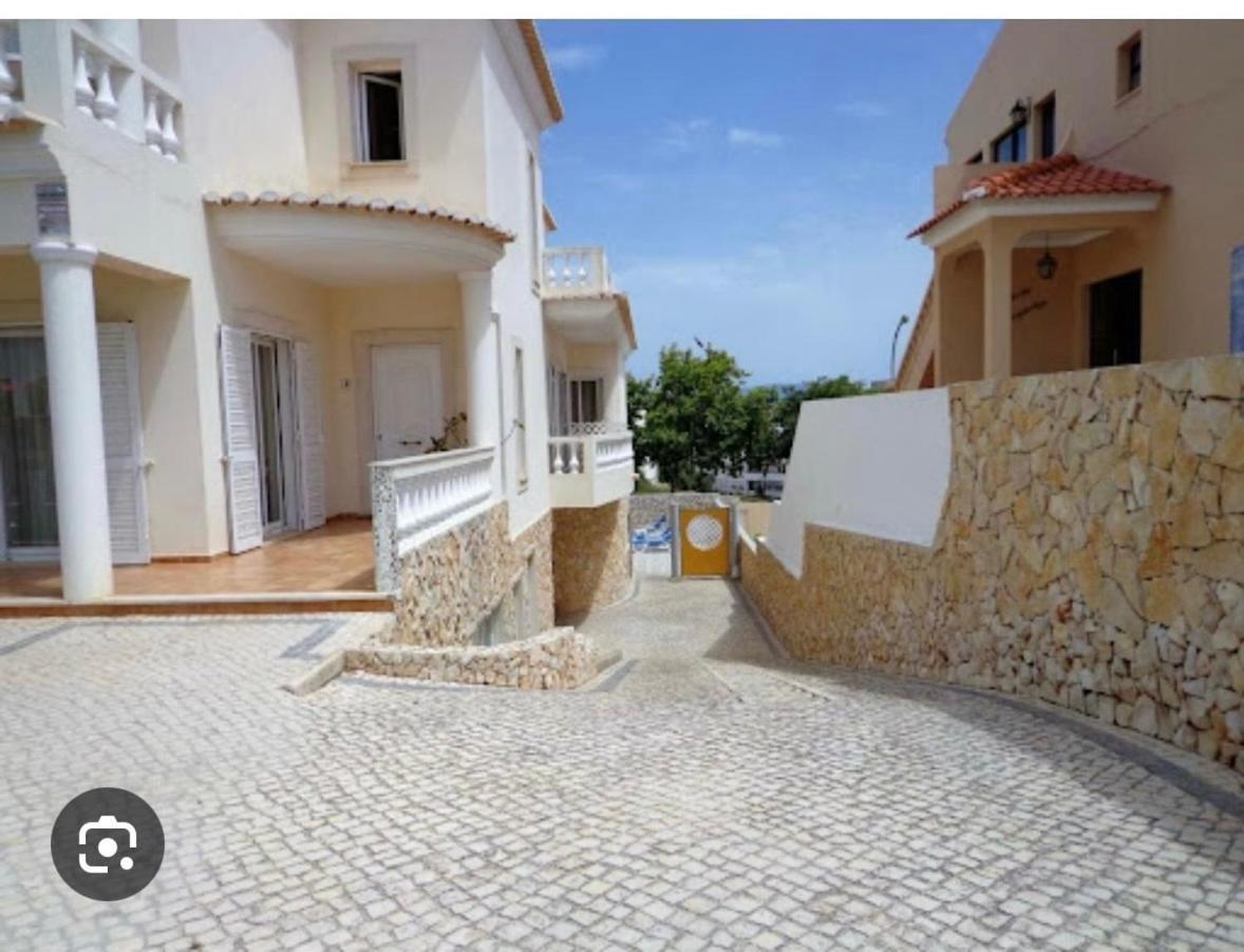 Aparts 8 T1 E T0 Lagos Exterior photo